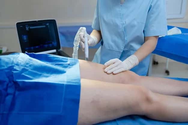 Kalp ve damar cerrahisi muayenesinde hastanın bacak damarlarının değerlendirilmesi